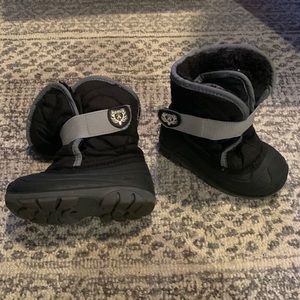 Kamik Snow Shoes (waterproof) size 7